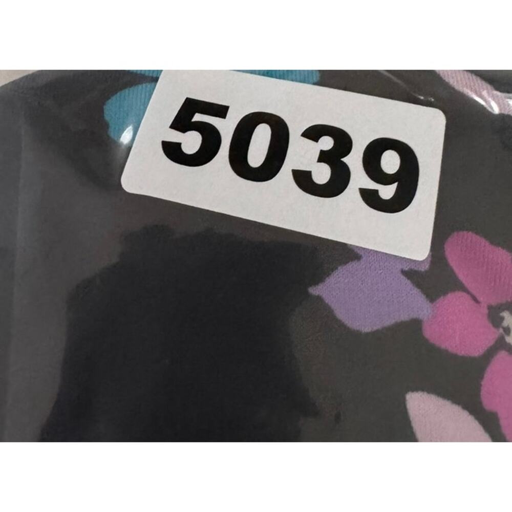 Woman Within Plus Size 1X Polyester Spandex Sharkbite Tunic Black Floral - Picture 9 of 9